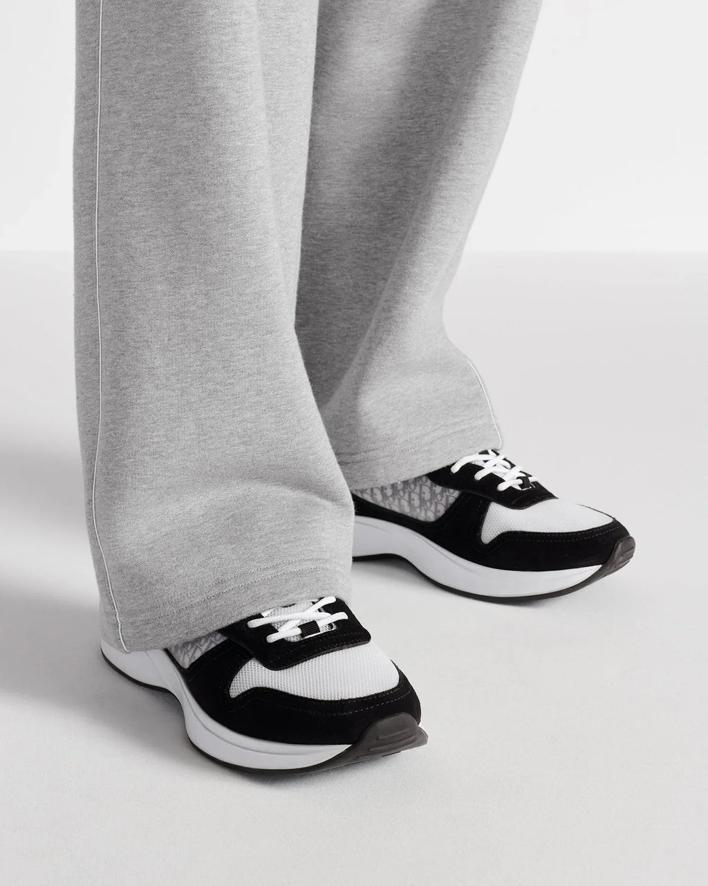 Dior B25 Runner Series Black‑White Oblique Mesh Suede Sneakers