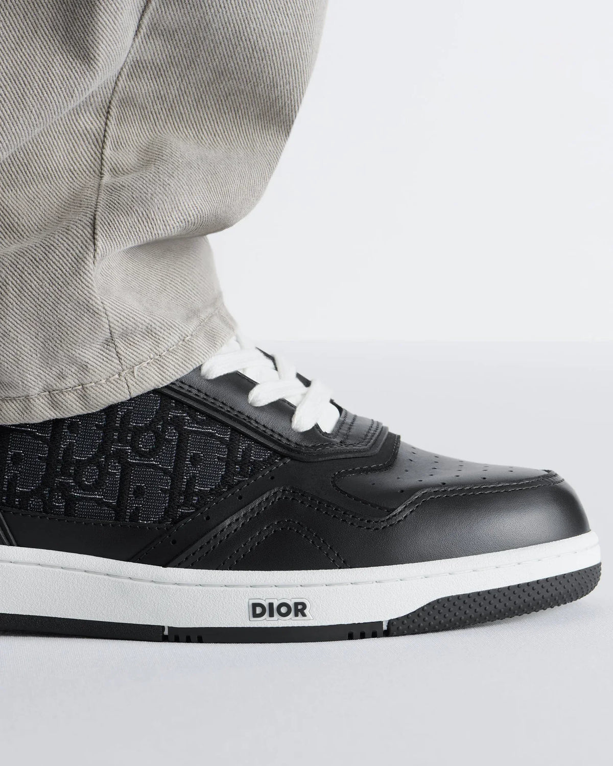 Dior B27 Uptown Men’s Low-Top Sneakers in Black Calfskin & Silver Oblique Jacquard